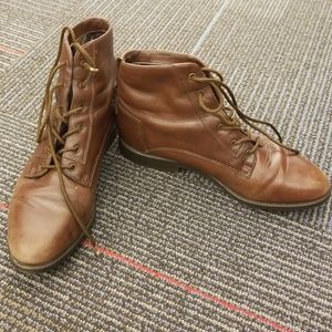 🎆MURICA SALE🎆brown leather ankle booties, 7.5